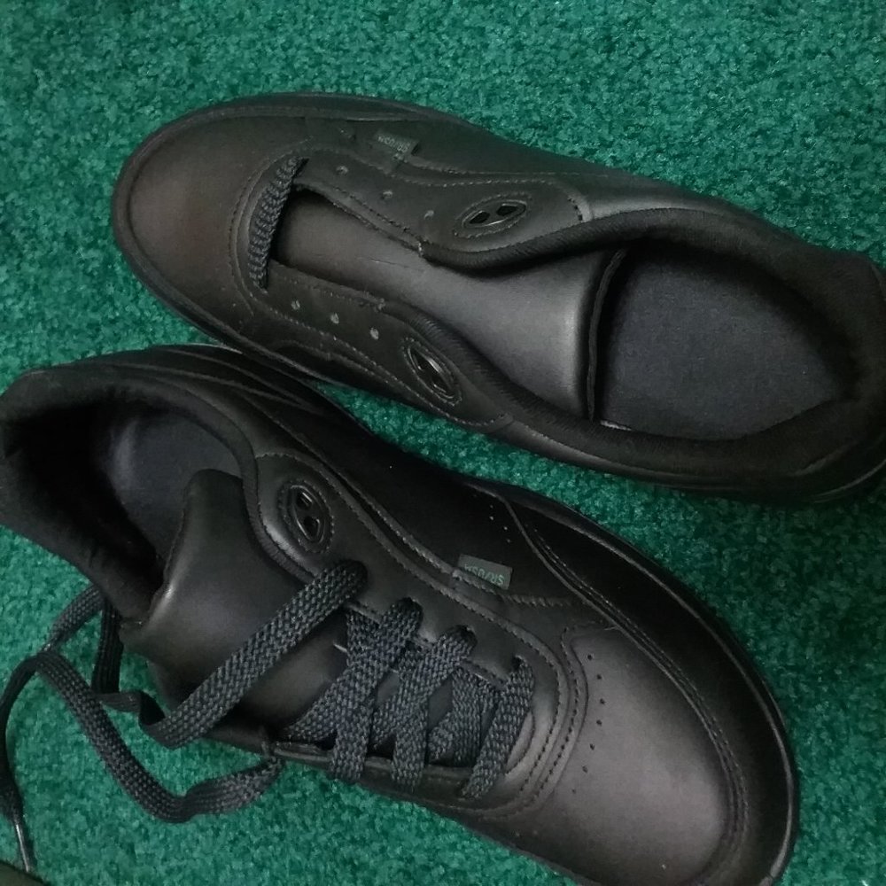 Womens New Balance Black Walking shoes 9B NEW